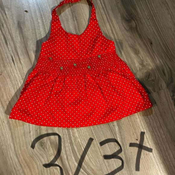 La marque est “Cooper key”. Taille 3/3t. Robe rouge avec fraise fait 100% coton - Picture 1 of 2
